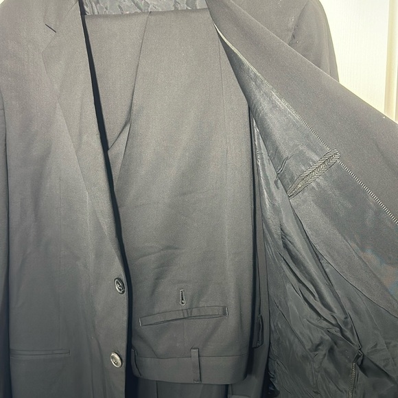 Giorgio  Armani black suit - Picture 3 of 6